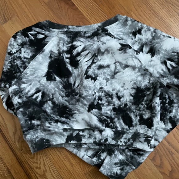 Balance Athletica cropped sweatshirt tiedye black. - Picture 3 of 4